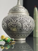 قندان سیبی متوسط قلمزنی لوتوس | آبکاری نقره مات(پتینه) | سیاه قلم - تصویر 5